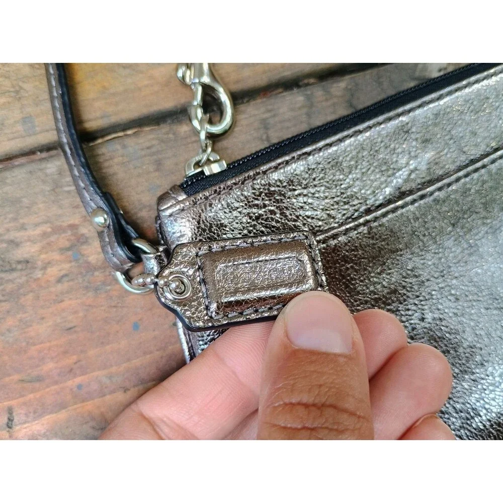 Coach Wallet Wristlet Silver Metallic Top Zip Hang Tag 6x4